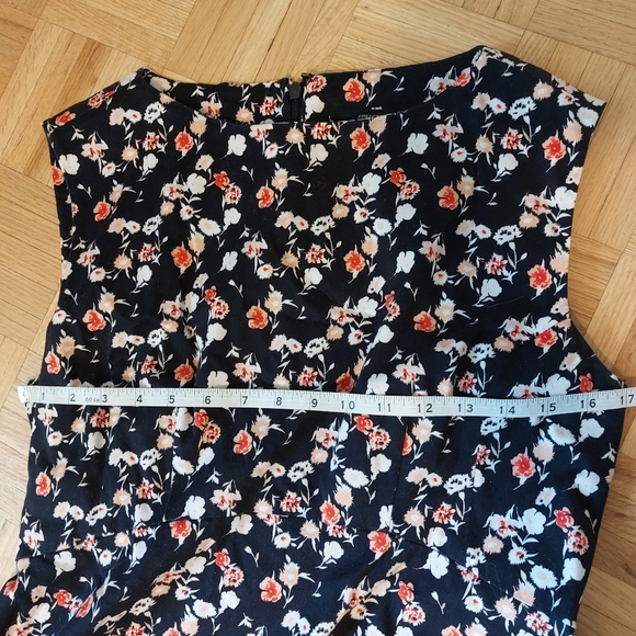 French Connection Dress, Size US 10, Black with White, Red and Coral Flowers - Picture 4 of 6
